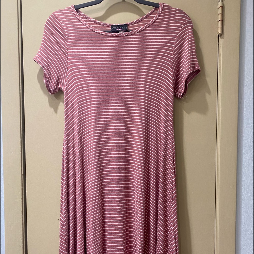 Discreet dress